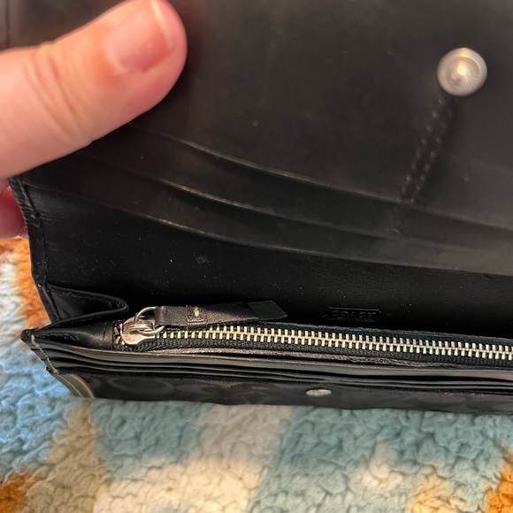 Coach Authentic Signature Wallet and Key pouch - Picture 7 of 14